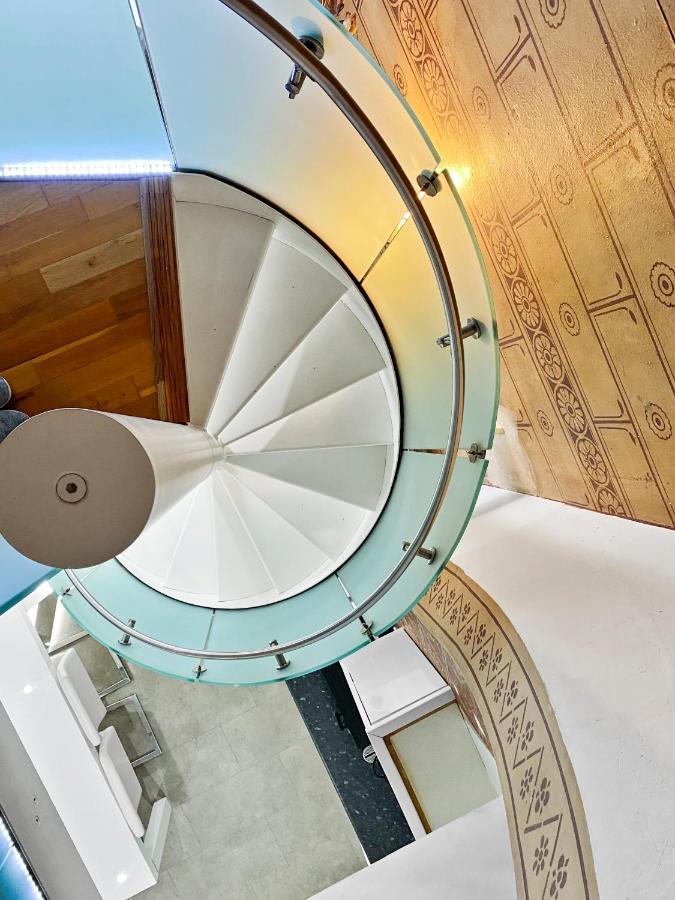 Rare 1-Bed Church Converted Apartment In Лондон Екстериор снимка