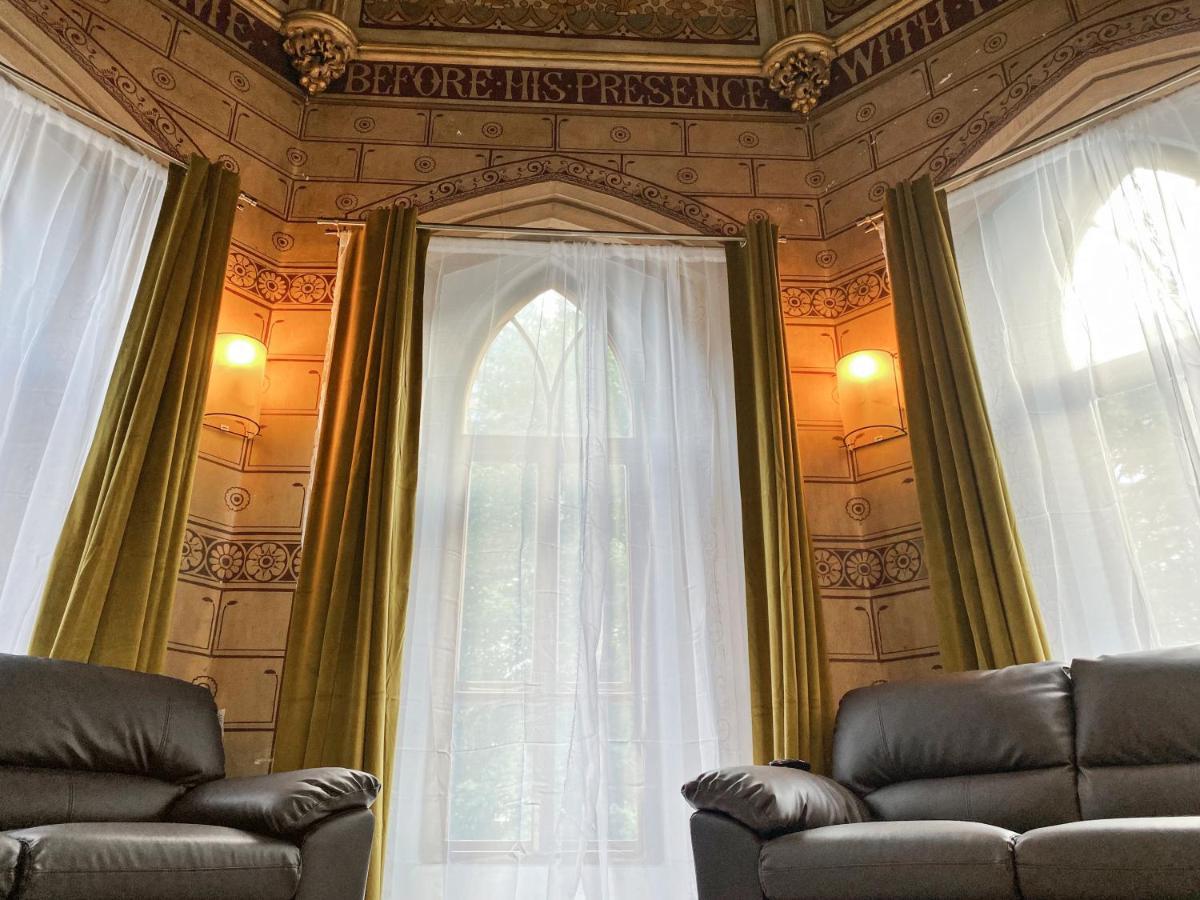 Rare 1-Bed Church Converted Apartment In Лондон Екстериор снимка